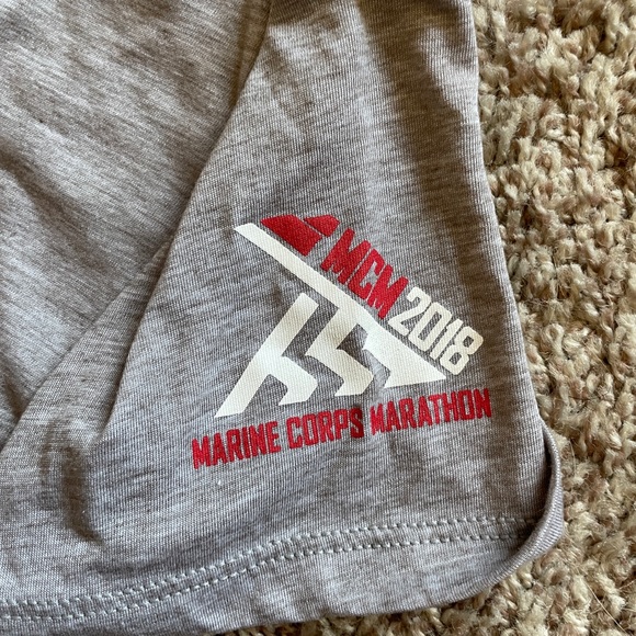 Marine Corps Marathon MCM 2018 T-Shirt - Picture 3 of 3